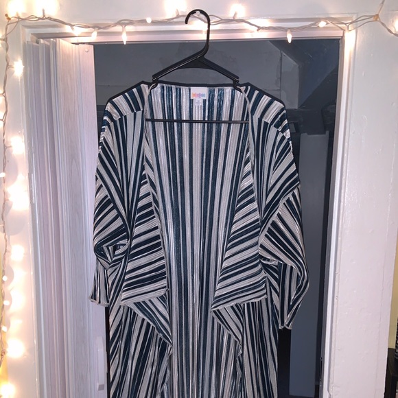 Lularoe Medium Silk Kimono/Wrap - Picture 1 of 3
